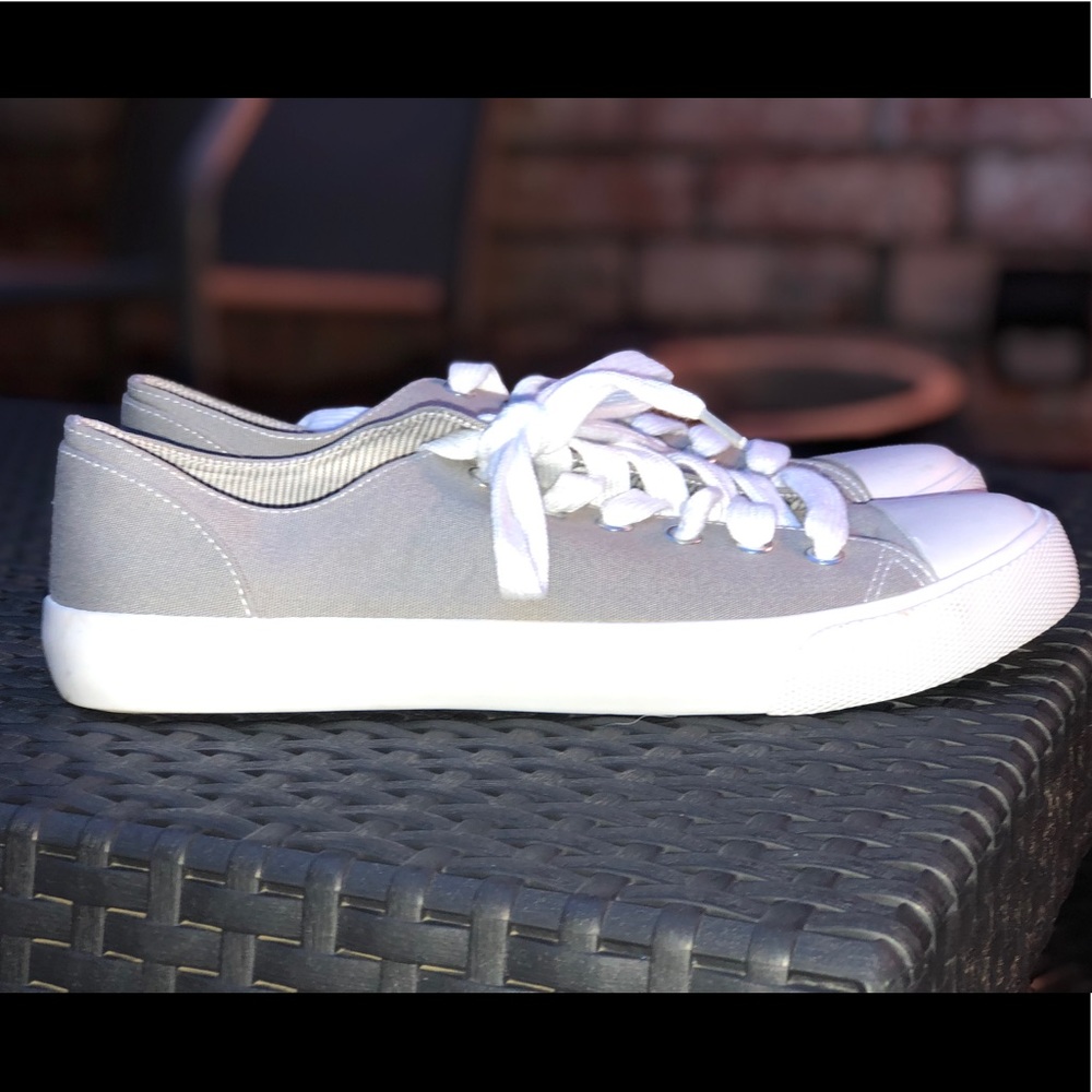 Mossimo gray shoes